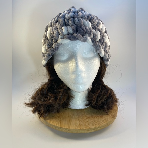 Handmade Kid’s Super Soft & Cozy Winter Hat With Loopy Pom-Pom - Variegated Gray - Picture 4 of 9